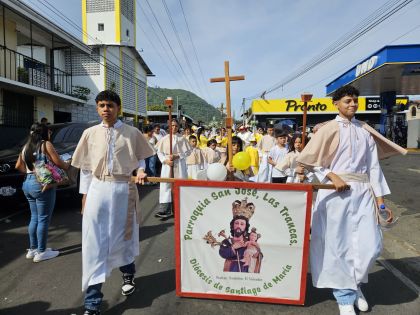 Vl encuentro diocesano de monaguillos en Santiago de María Usulután